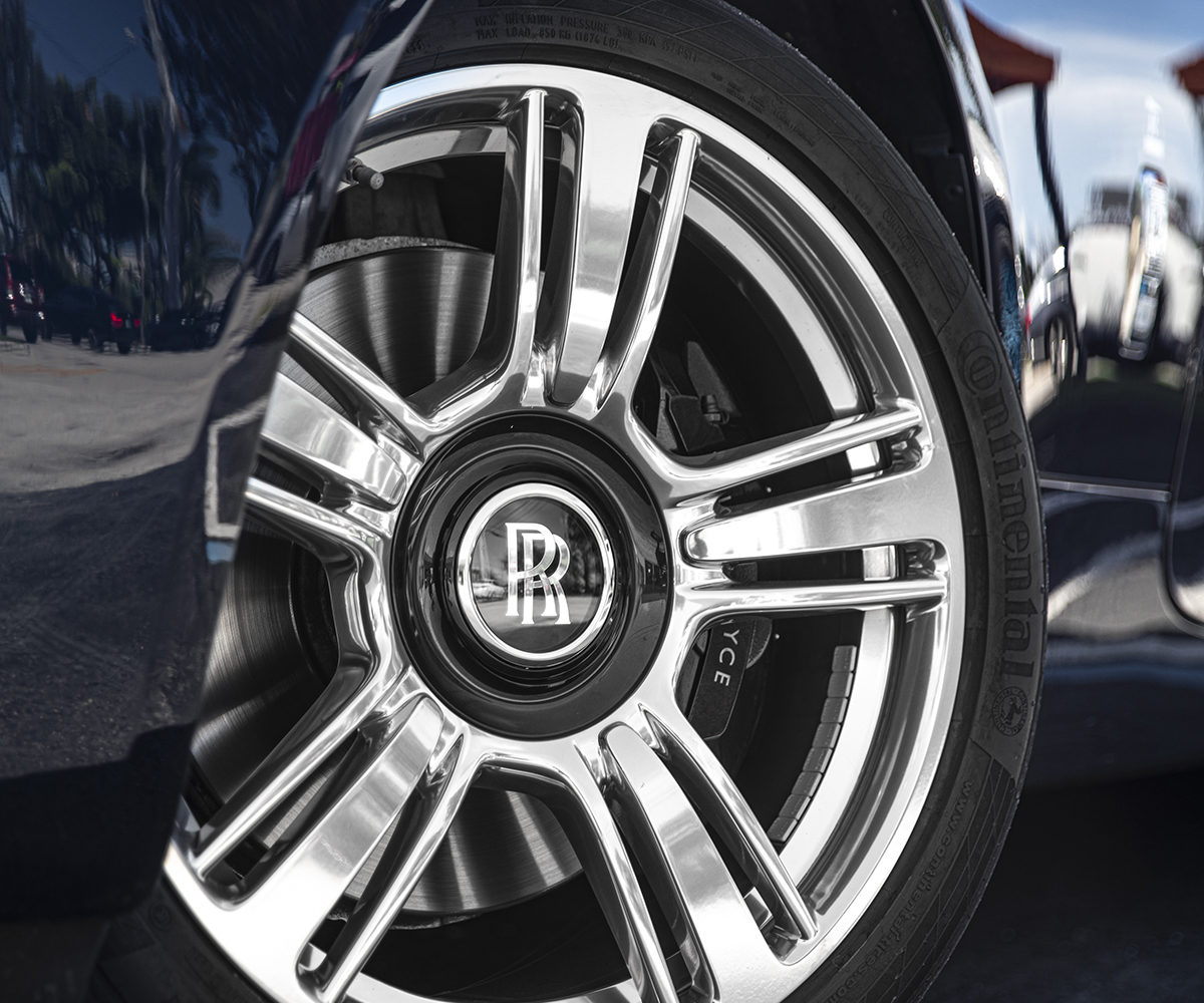 Luxury vehicle with custom wheel upgrade